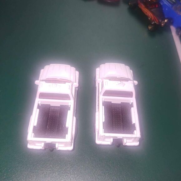 Lot of 2 Matchbox Metro Police Troop Carrier Pickup Trucks - Picture 6 of 7